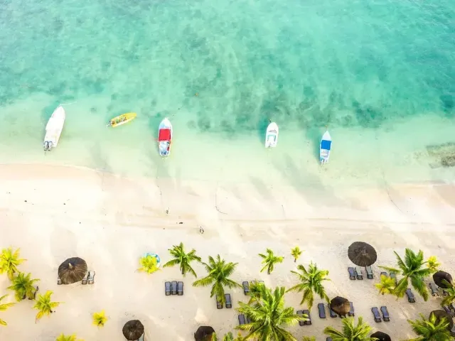 Victoria Beachcomber Resort & Spa photo 10